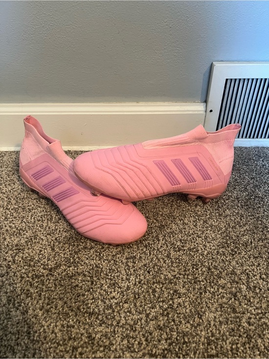 adidas Shoes - adidas Pink Laceless Women's Soccer Cleats